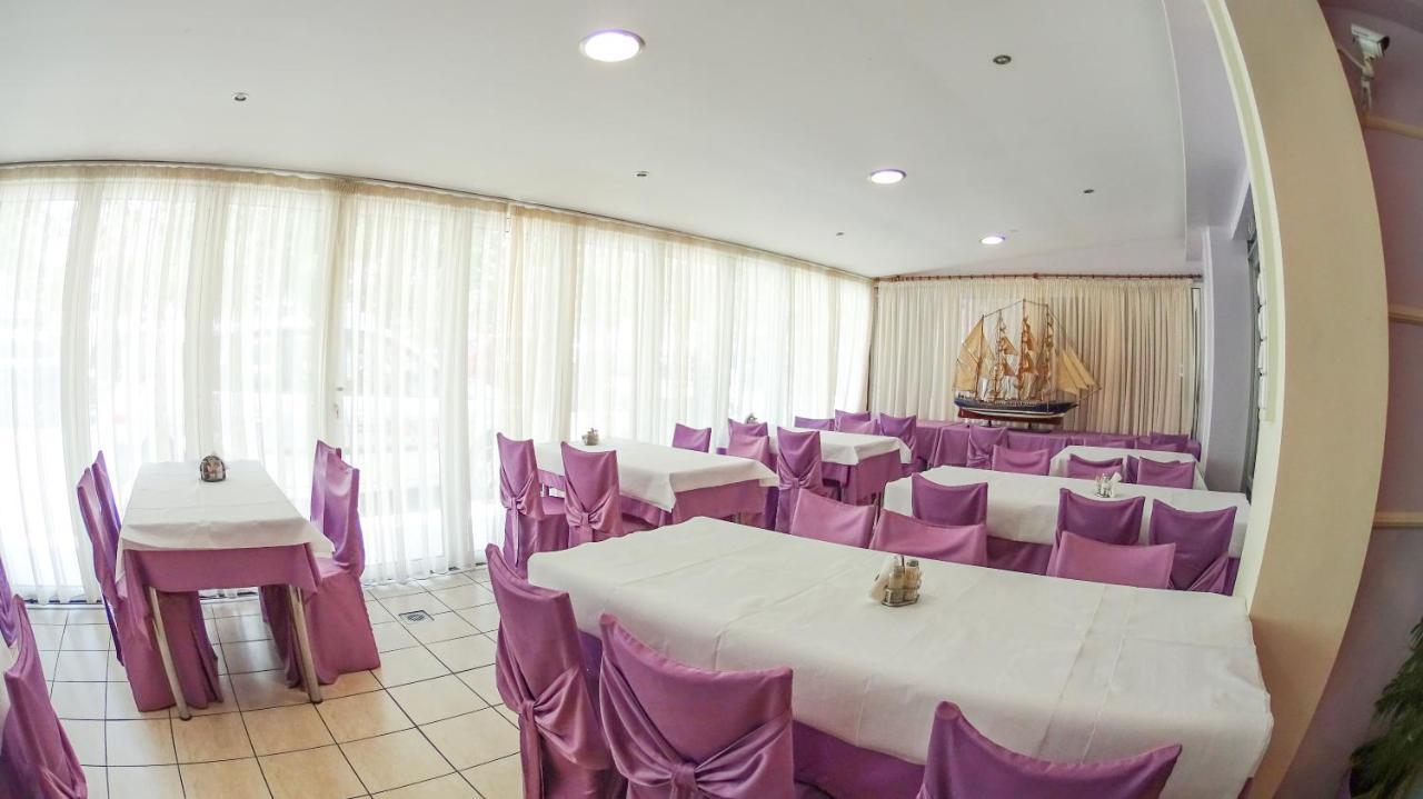 Hotel Erato Paralía Buitenkant foto